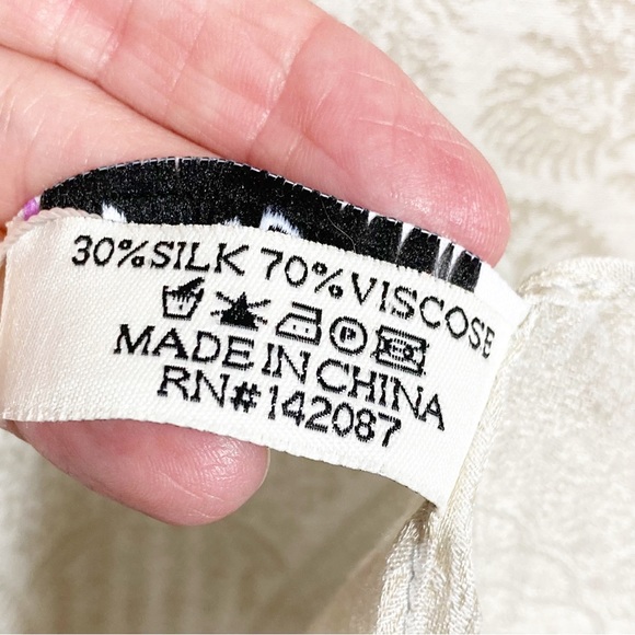 Simply Noelle Pashmina Floral Paisley Scarf Silk Blend Fringe Tan Cream NEW - Picture 8 of 9